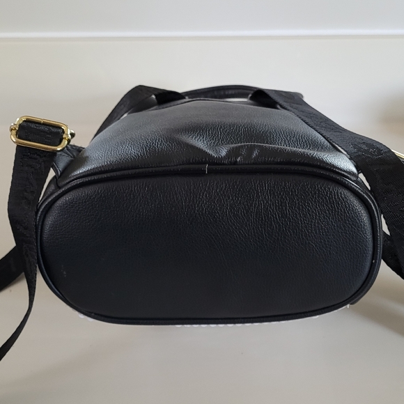 LUV BETSEY Sequin Unicorn Mini Backpack Purse BETSEY JOHNSON - Picture 12 of 16